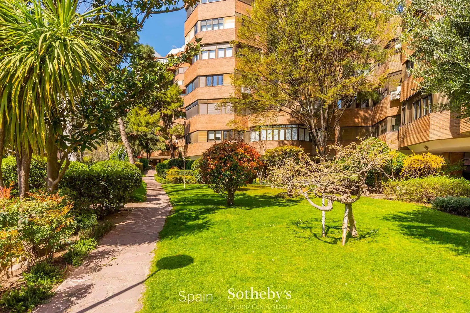 Vista exterior de Apartament en venda en Madrid amb Aire condicionat, Calefacció i Terrassa