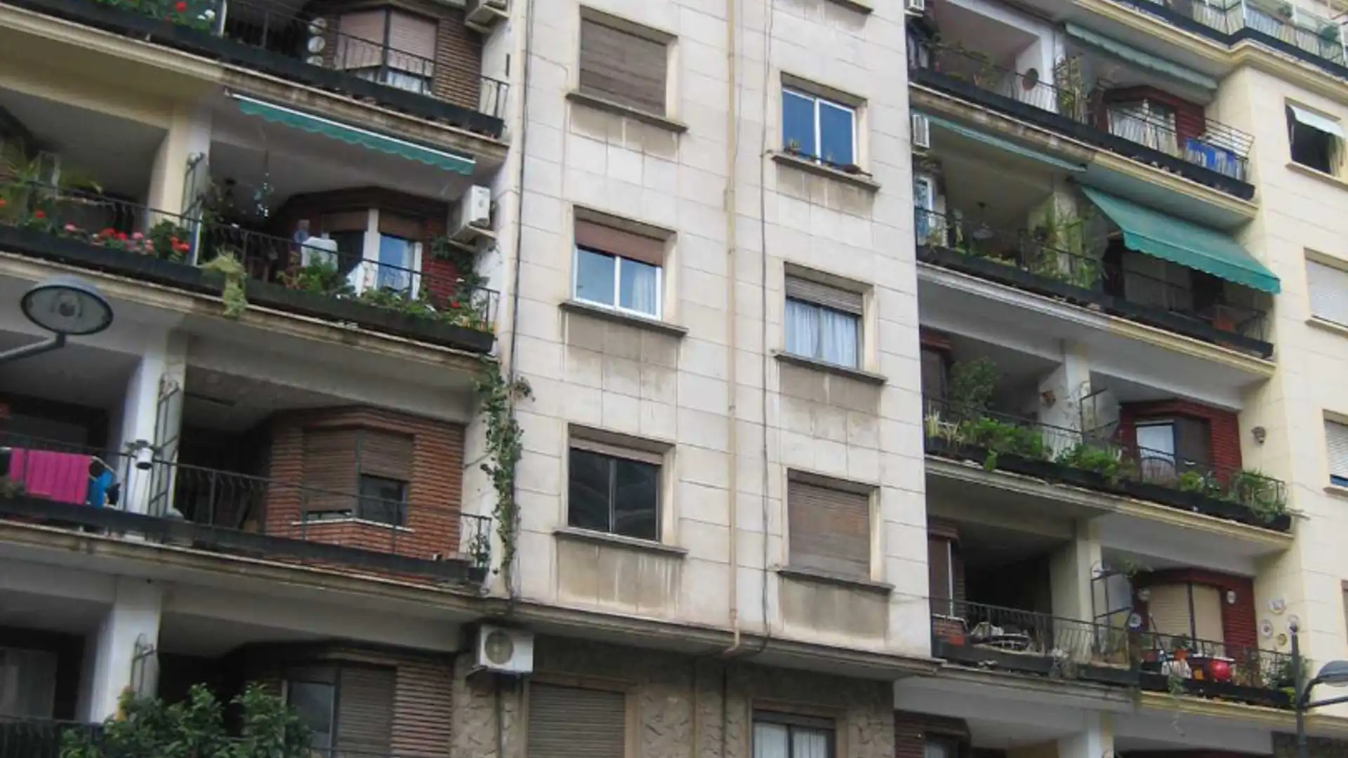 Vista exterior de Local en venta en  Valencia Capital con Aire acondicionado y Calefacción