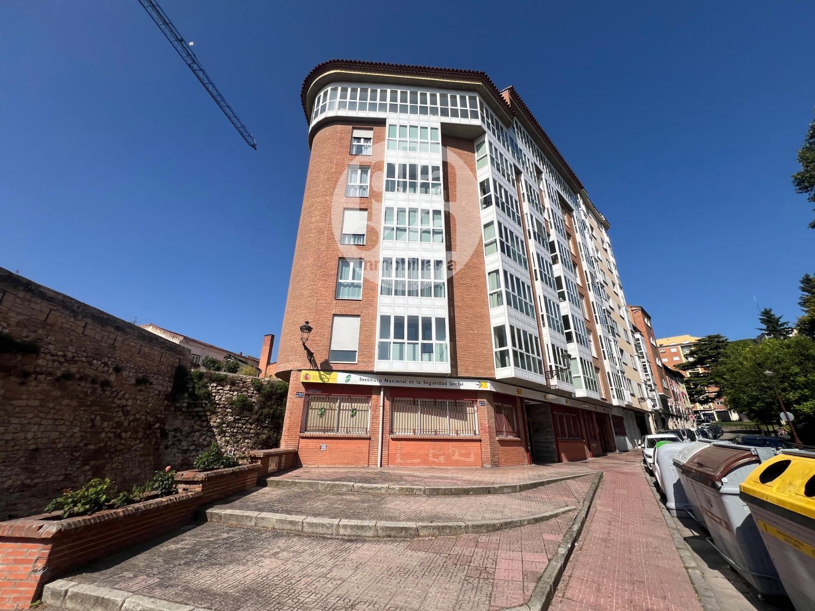 Vista exterior de Pis en venda en Burgos Capital amb Calefacció, Terrassa i Traster
