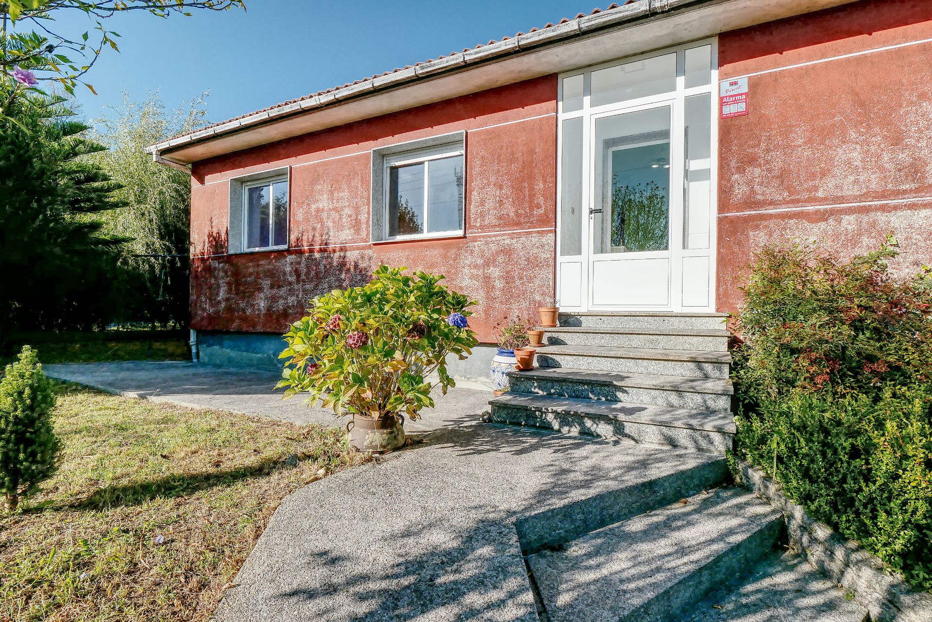 Vista exterior de Casa o xalet en venda en Cerceda amb Jardí privat i Forn