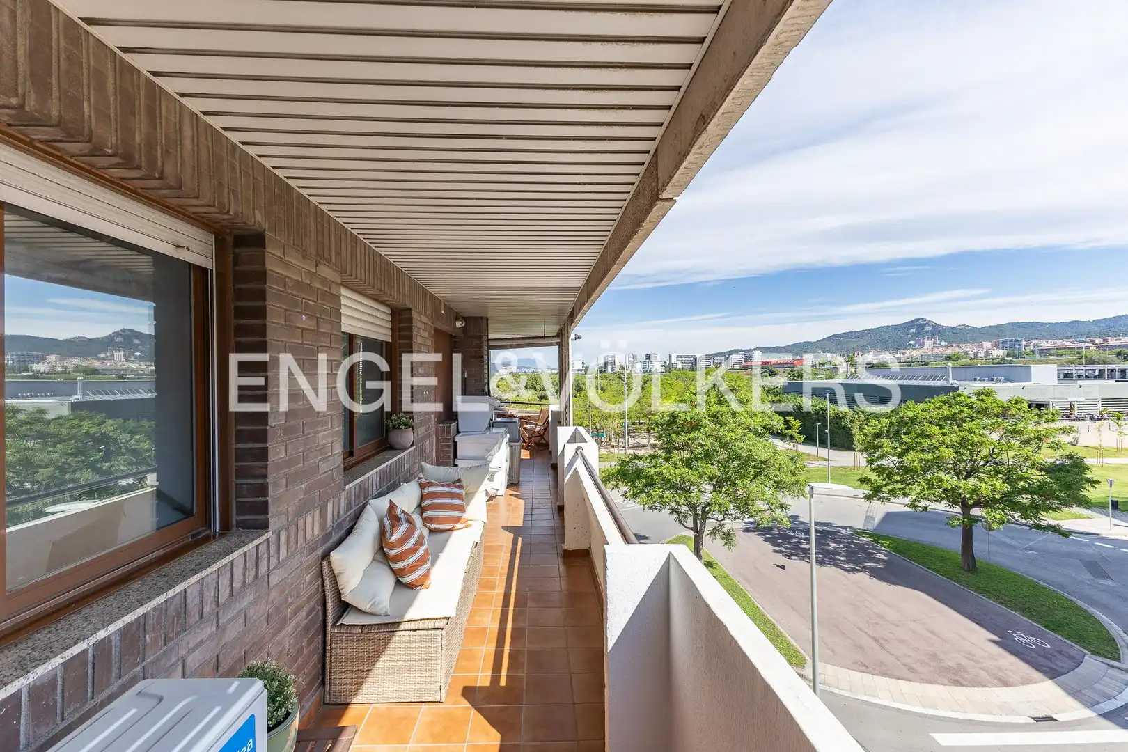 Terrace of Flat for sale in Sant Joan Despí  with Air Conditioner, Heating and Parquet flooring