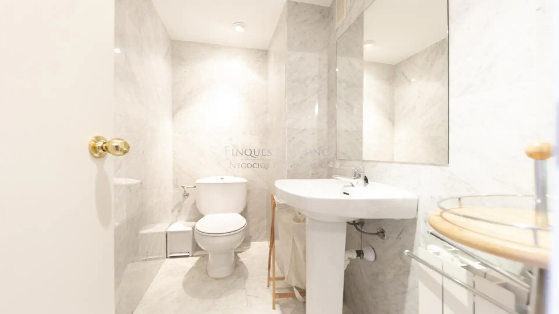 Badezimmer von Wohnungen zum Verkauf in Sant Feliu de Guíxols mit Heizung, Terrasse und Möbliert
