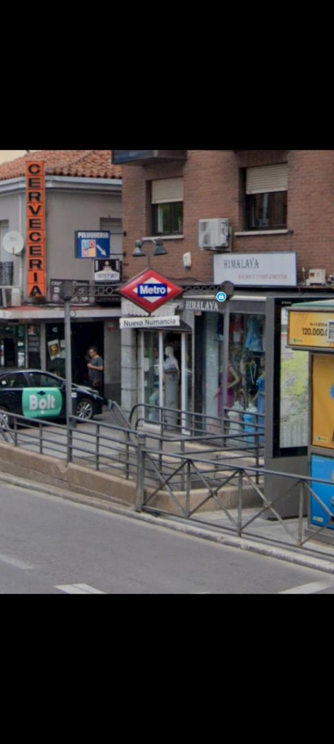 Piso en venta en  Madrid Capital con Calefacción, Trastero y Balcón