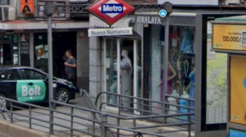 Foto 2 de Piso en venta en Calle de Tomás Esteban, San Diego,  Madrid Capital