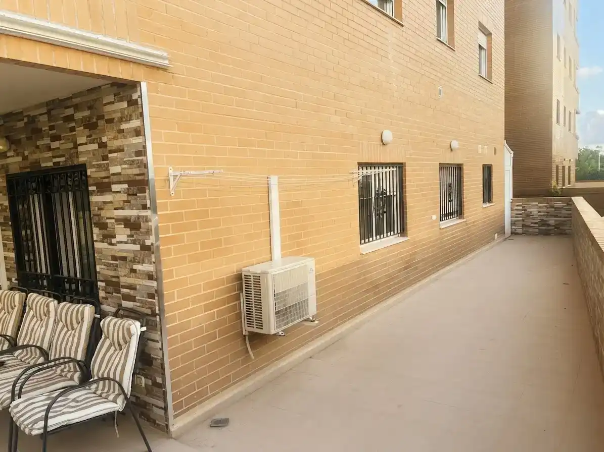 Vista exterior de Apartament de lloguer en Oropesa del Mar / Orpesa amb Aire condicionat, Piscina i Balcó