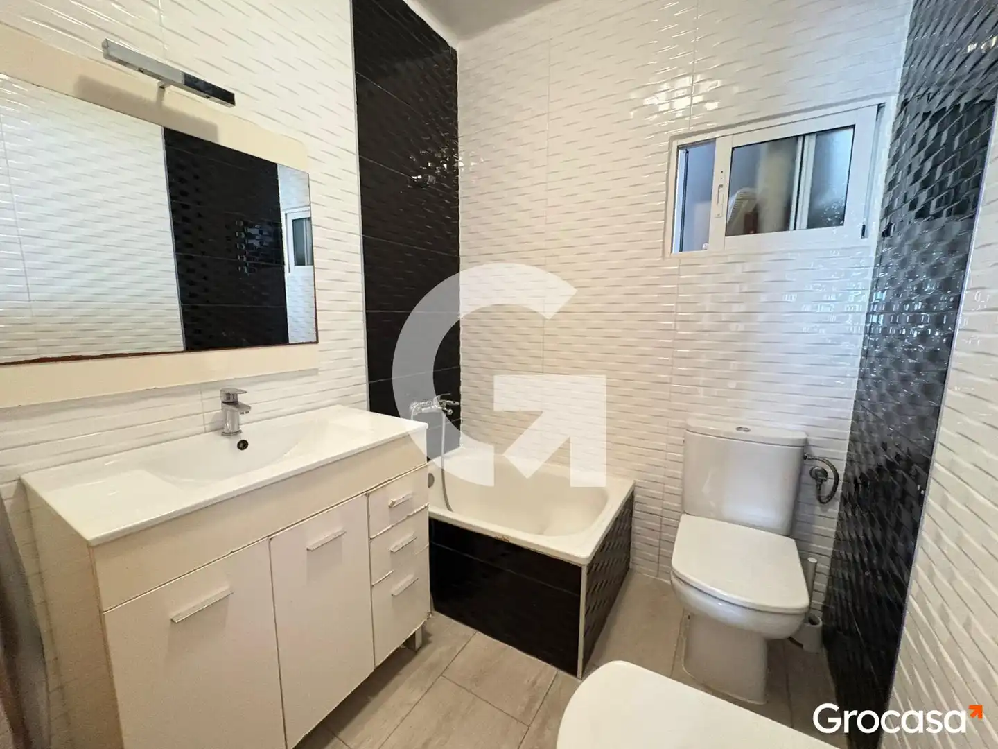 Baño de Piso en venta en Mataró con Aire acondicionado, Horno y Balcón