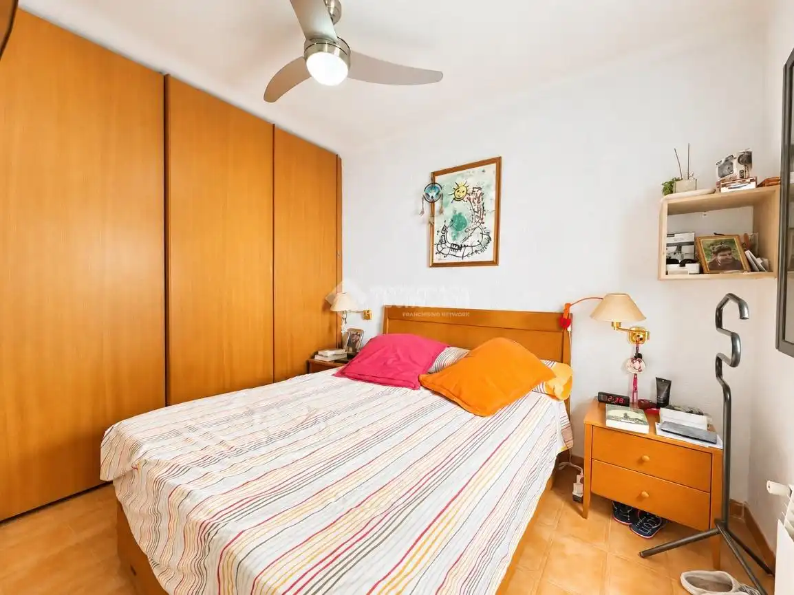 Habitación de Piso en venta en L'Hospitalet de Llobregat con Aire acondicionado y Terraza