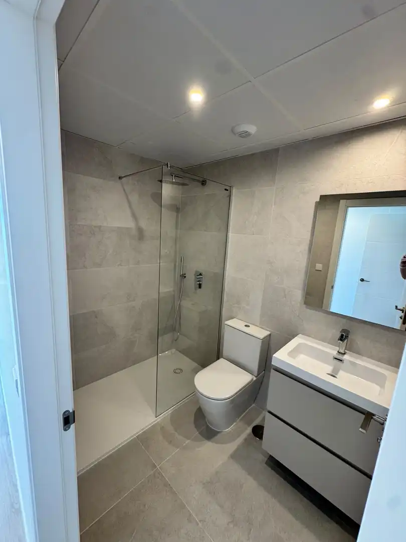 Bany de Apartament de lloguer en Marbella amb Aire condicionat, Terrassa i Traster