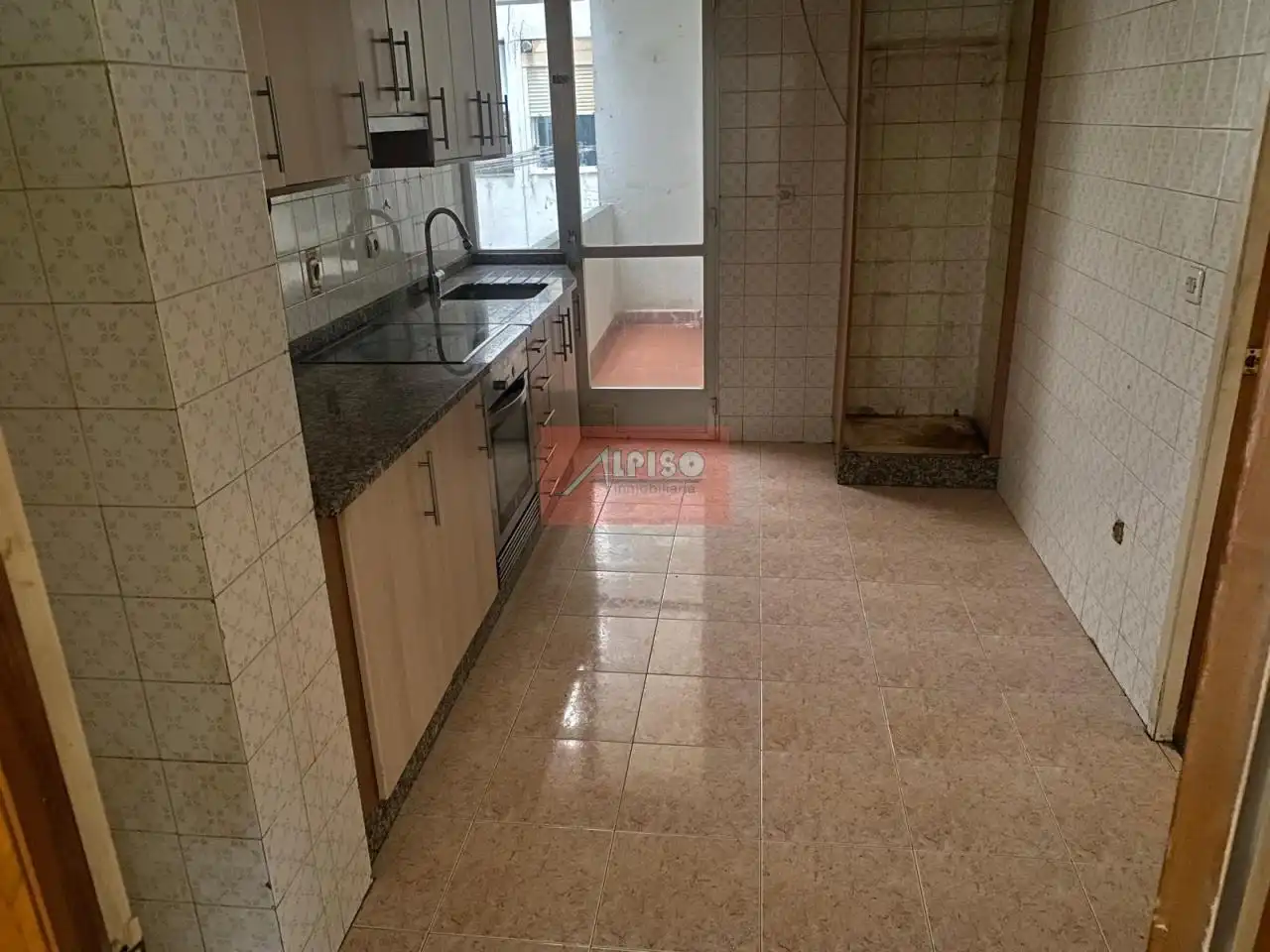 Cuina de Pis en venda en Ribadavia amb Calefacció, Parquet i Traster