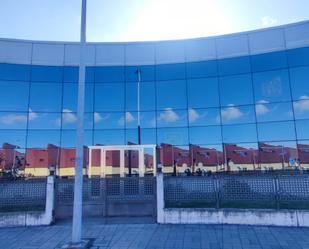 Vista exterior de Nau industrial de lloguer en Santander