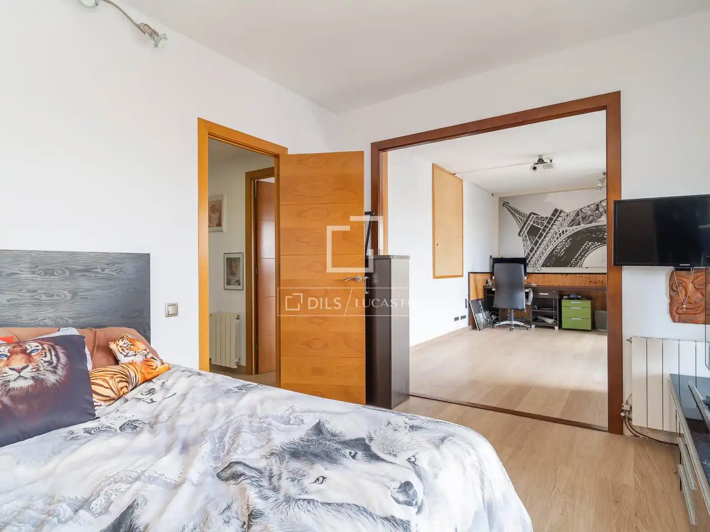 Schlafzimmer von Wohnung zum Verkauf in Barcelona mit Klimaanlage, Terrasse und Abstellraum