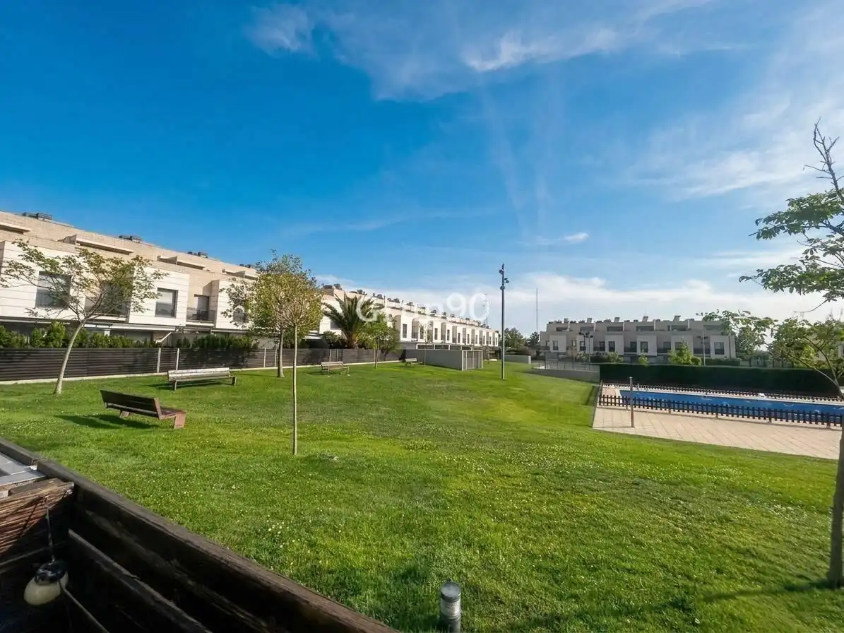 Vista exterior de Casa adosada en venta en Lleida con Aire acondicionado, Calefacción y Jardín privado