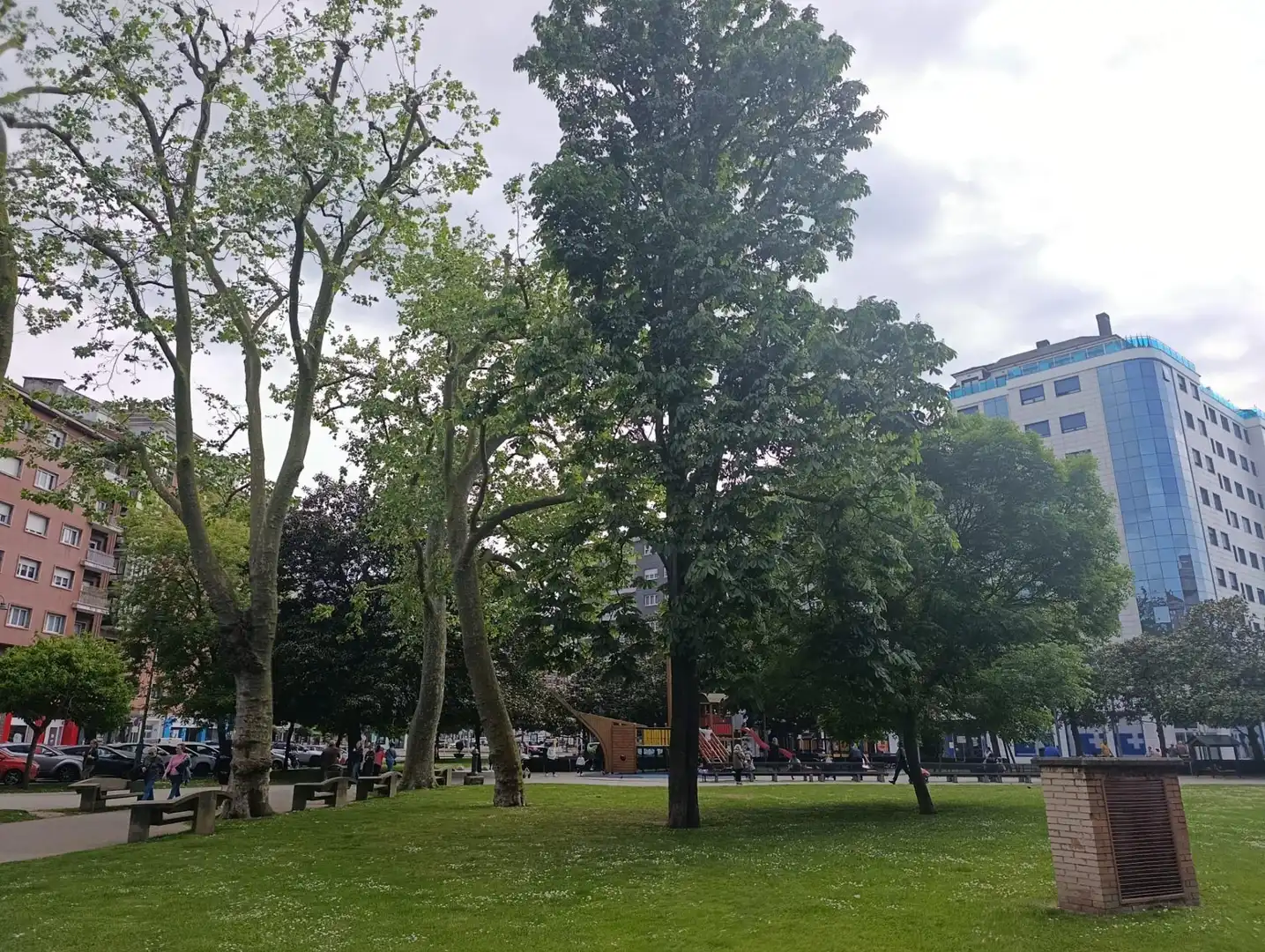 Vista exterior de Apartament de lloguer en Avilés amb Calefacció i Moblat