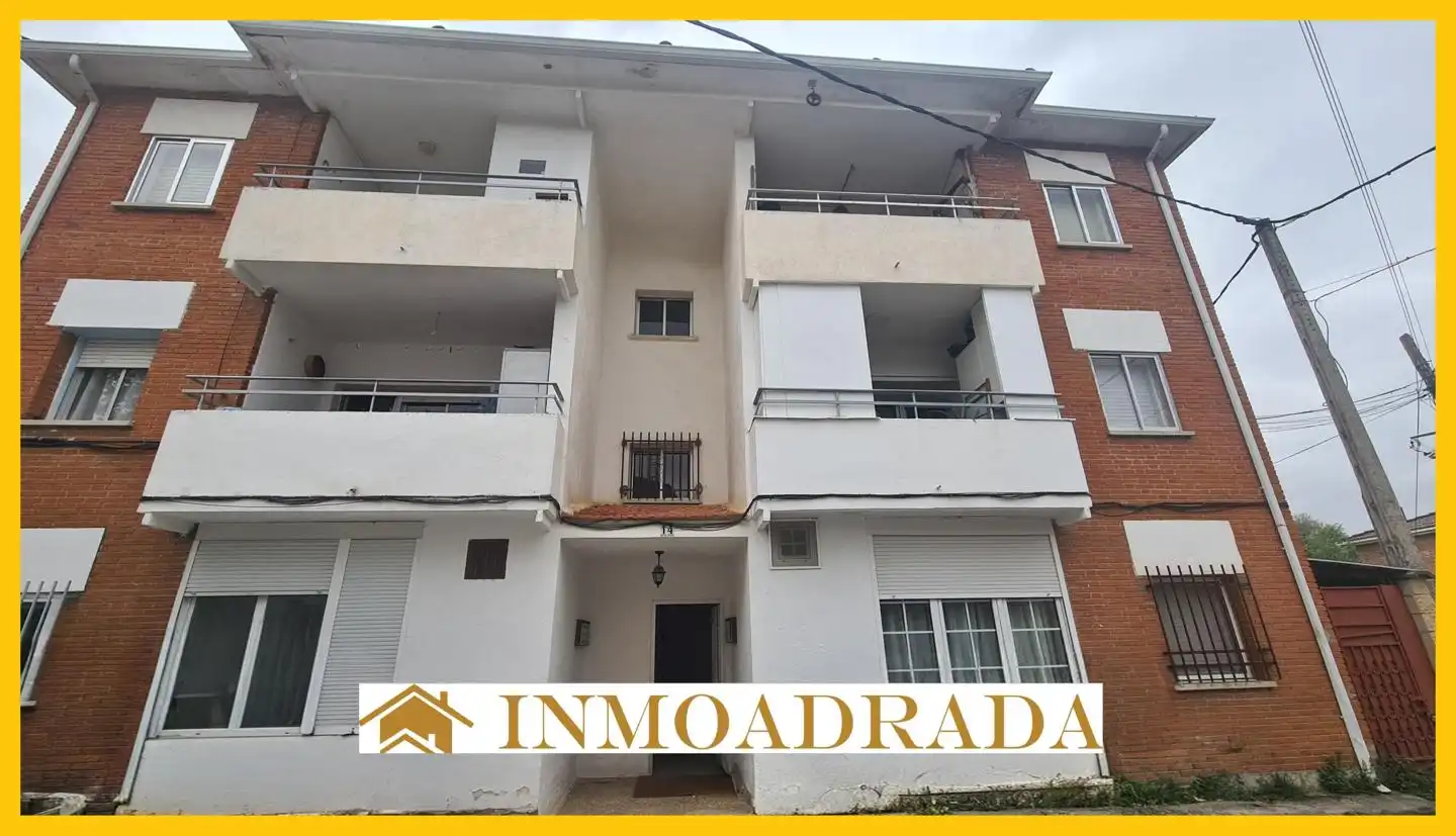 Piso en venta en Urbanización Navalpino, La Adrada