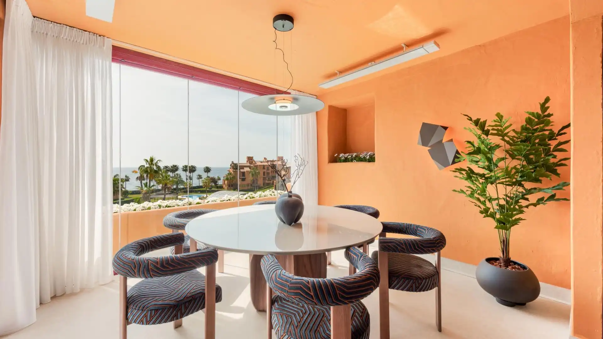 Esszimmer von Wohnungen zum Verkauf in Estepona mit Klimaanlage, Heizung und Privatgarten