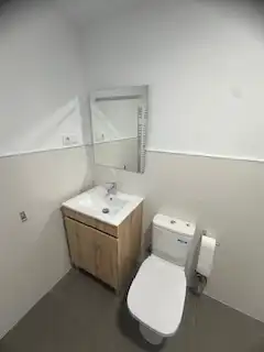 Bany de Apartament de lloguer en León Capital  amb Calefacció, Parquet i Terrassa