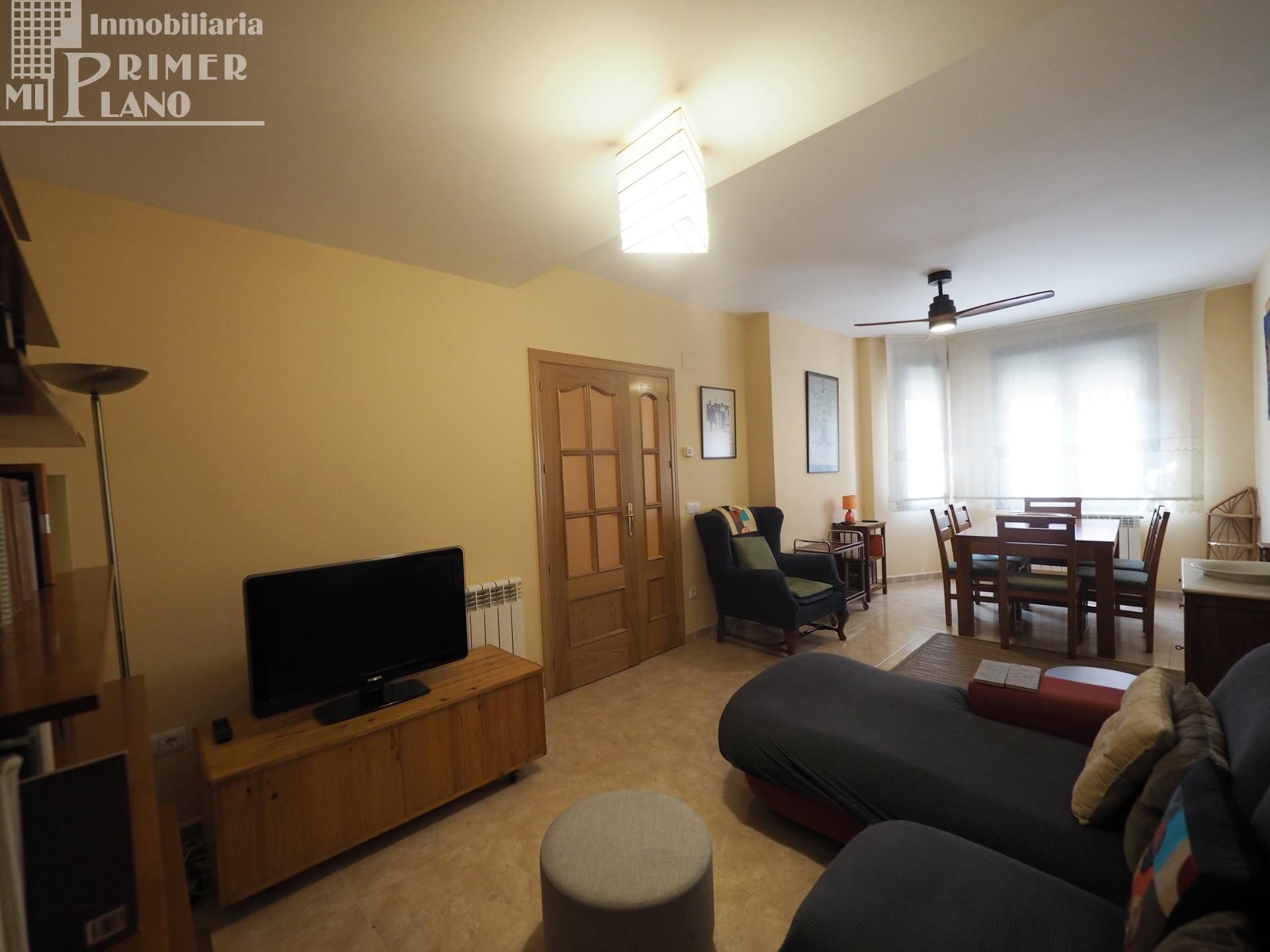 Sala d'estar de Casa adosada en venda en Argamasilla de Alba amb Calefacció