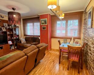 Living room of Flat for sale in Valladolid Capital  with Heating, Parquet flooring and Furnished