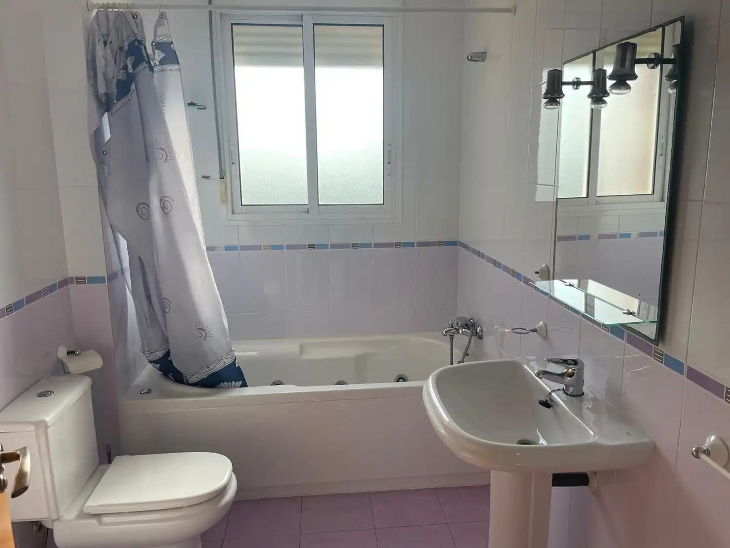 Bathroom of Houses for sale in Castellón de la Plana / Castelló de la Plana  with Private garden, Terrace and Storage room
