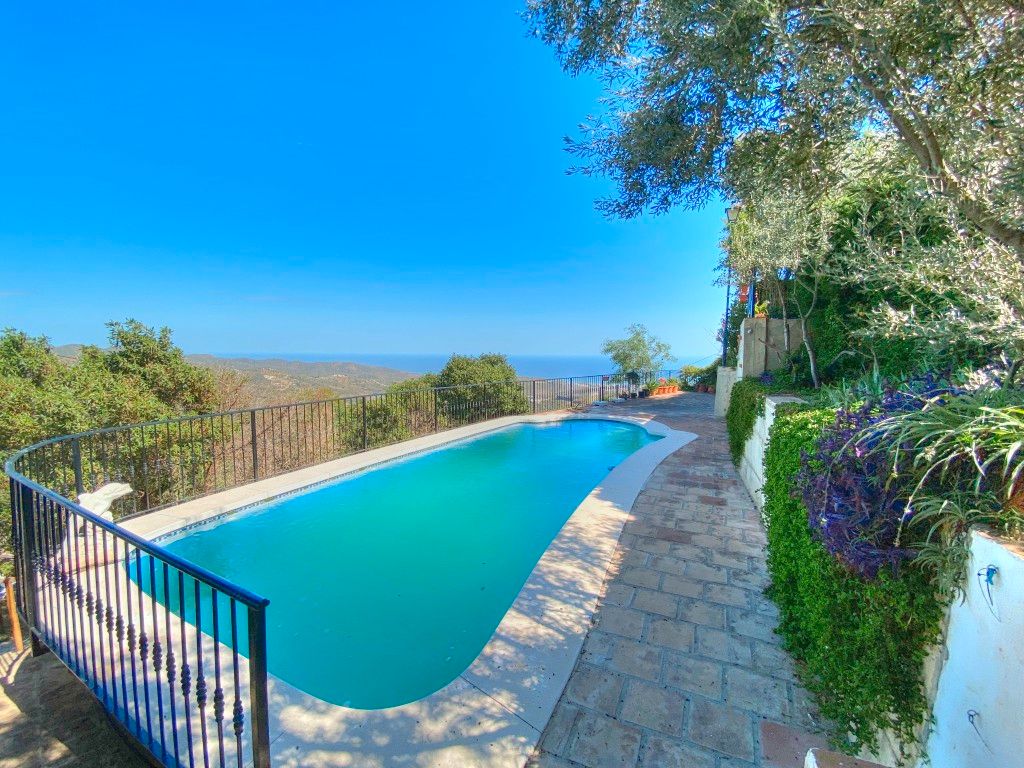 Swimming pool of Country house for sale in Moclinejo  with Air Conditioner, Private garden and Terrace