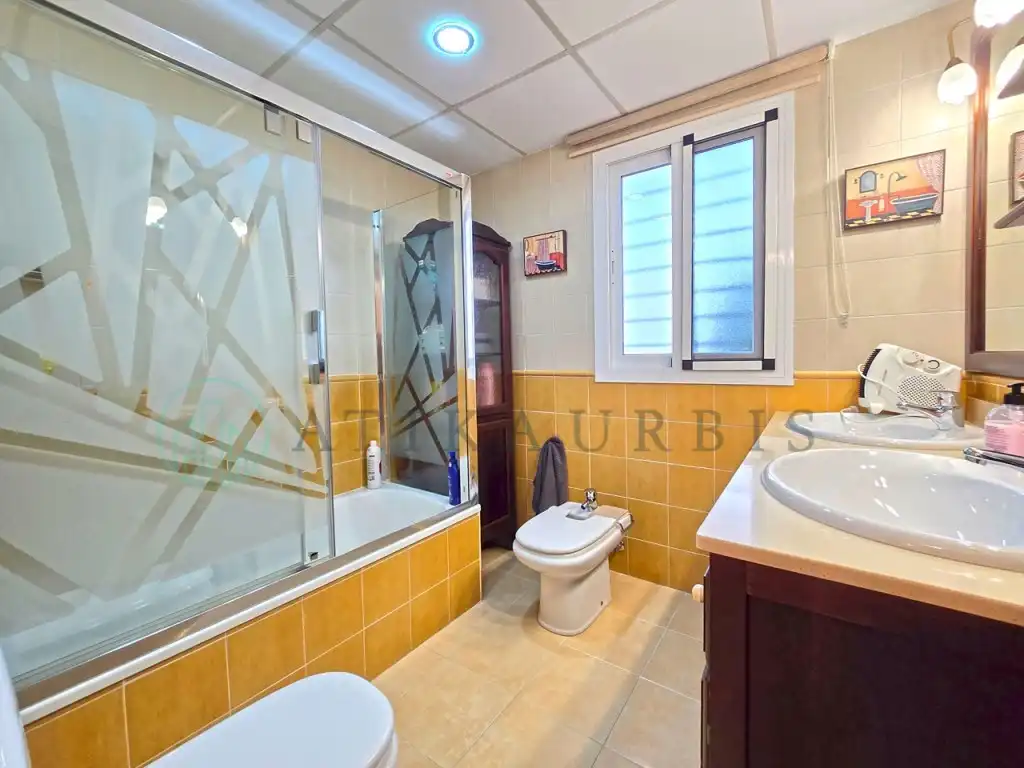 Bathroom of Houses for sale in Málaga  with Air Conditioner and Terrace