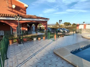 Xalet amb piscina en venda a El Grao