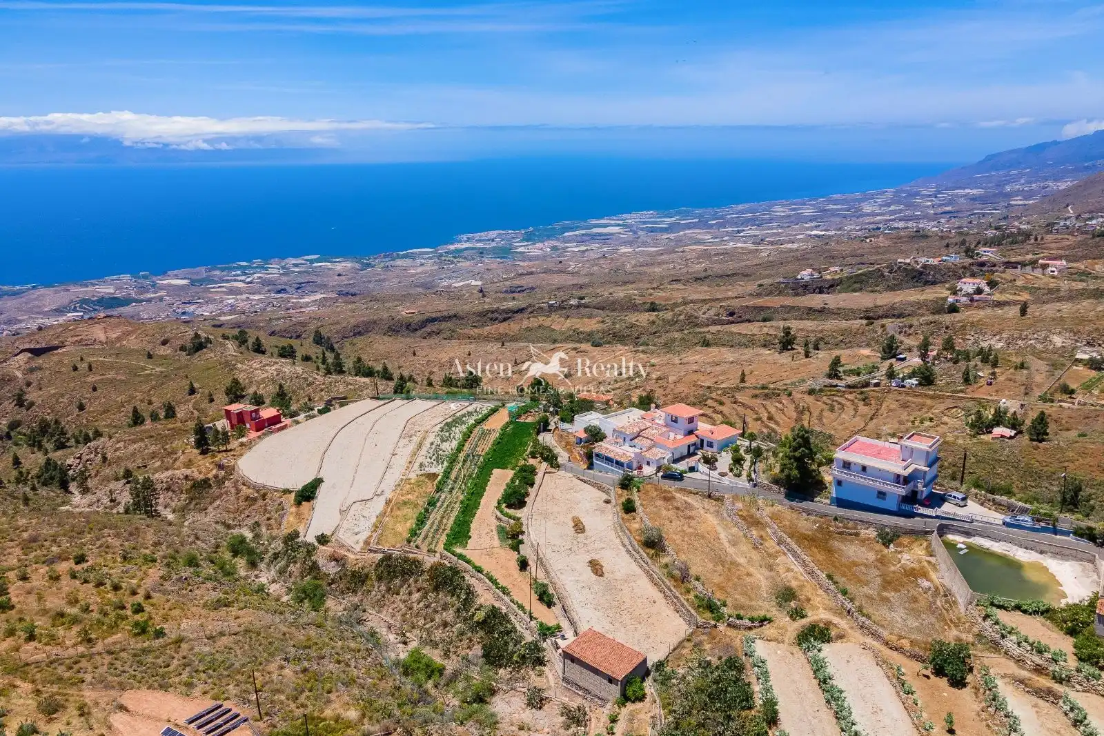 Vista exterior de Casa o xalet en venda en Adeje amb Terrassa, Traster i Moblat
