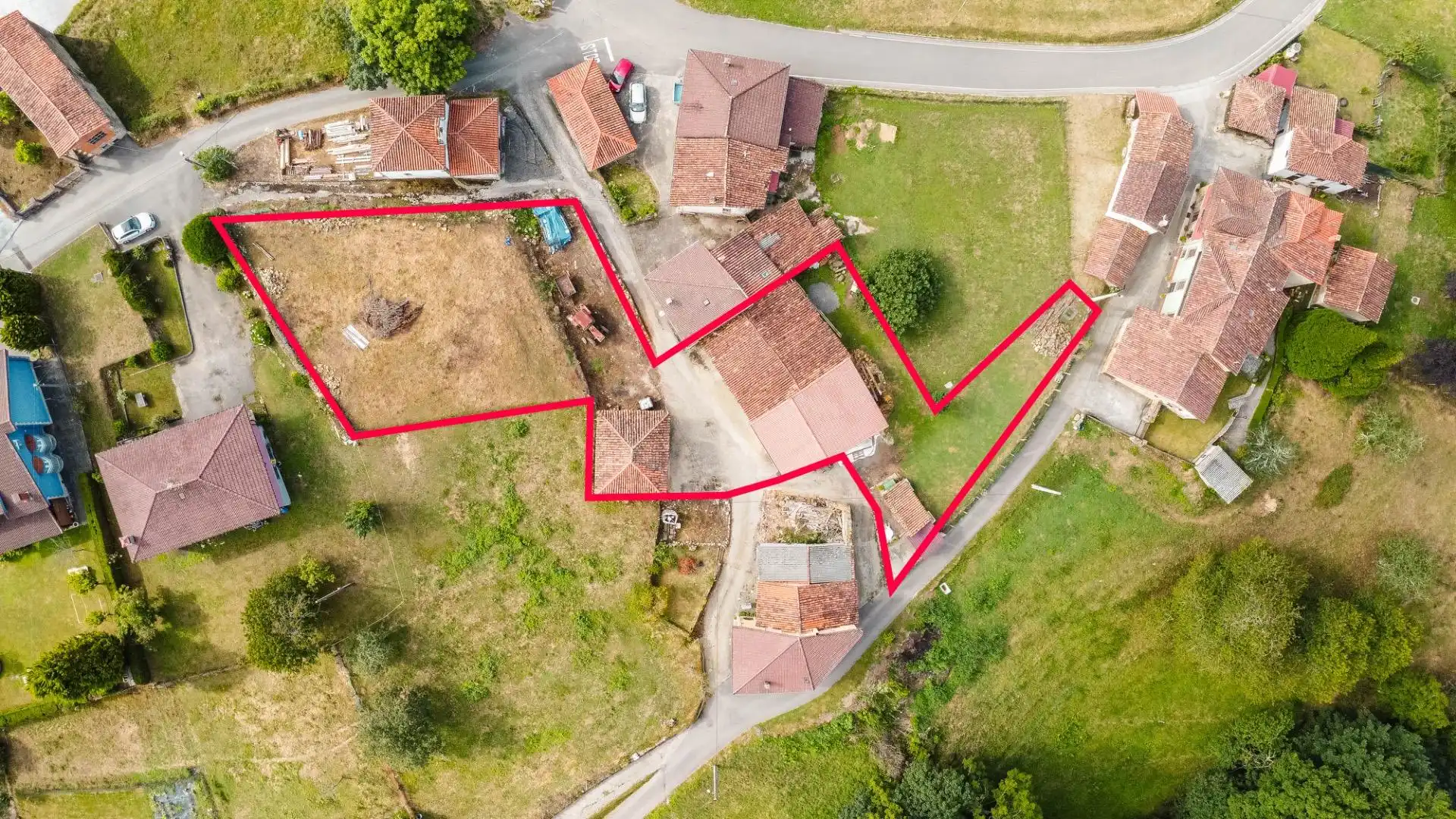Casa rústica amb jardí en venda a Lugar Villar de Guergu 75
