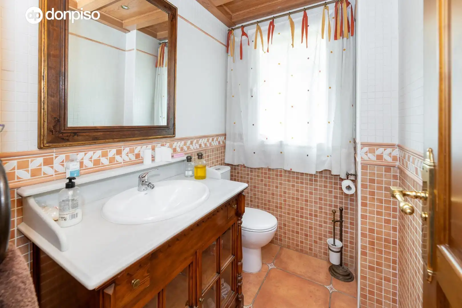 Baño de Casa o chalet en venta en Granada con Jardín privado, Terraza y Piscina