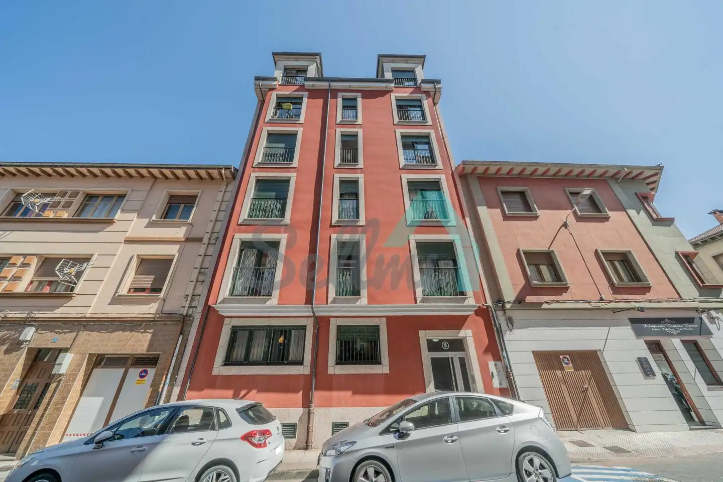 Vista exterior de Piso en venta en San Martín del Rey Aurelio con Calefacción, Parquet y Trastero