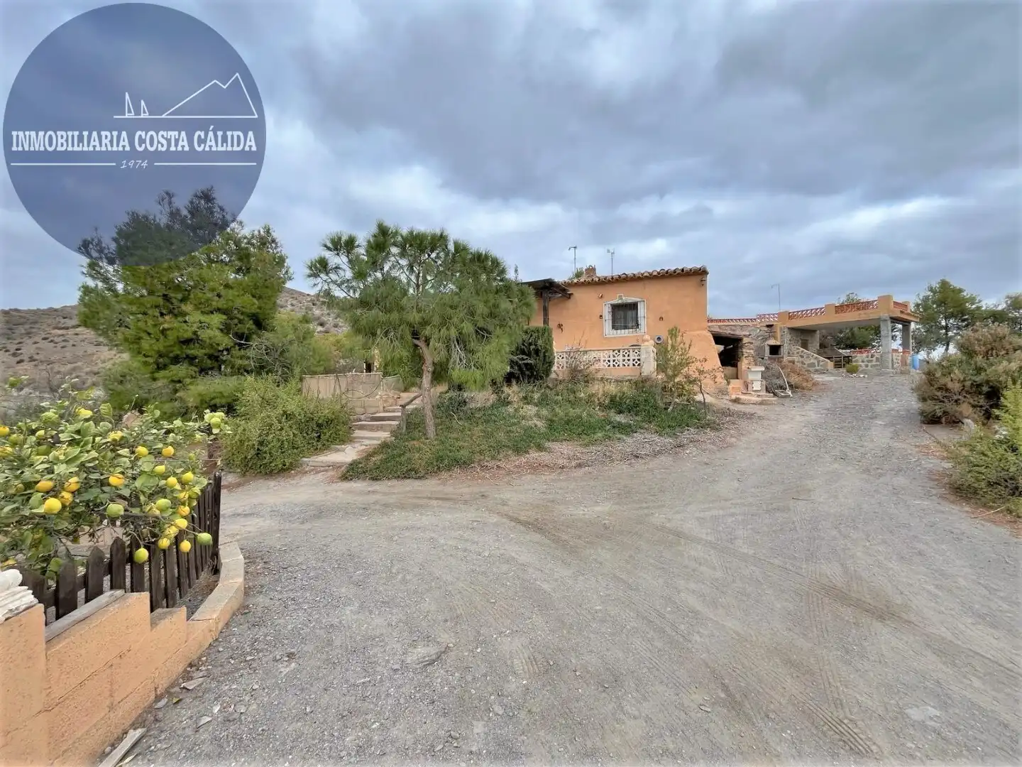 Casa rústica amb jardí en venda a Diseminado el Charcon, imagen 2