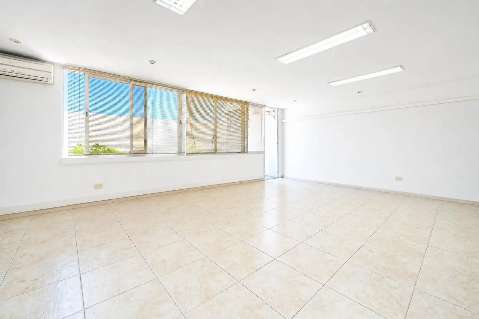 Local en venta en  Palma de Mallorca con Aire acondicionado y Terraza