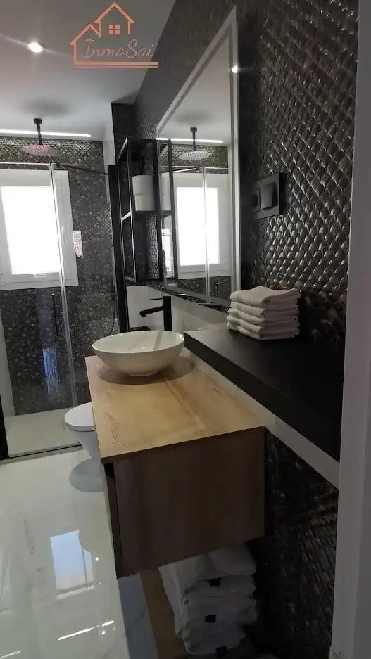 Badezimmer von Wohnung zur Miete in Madrid mit Klimaanlage, Heizung und Möbliert