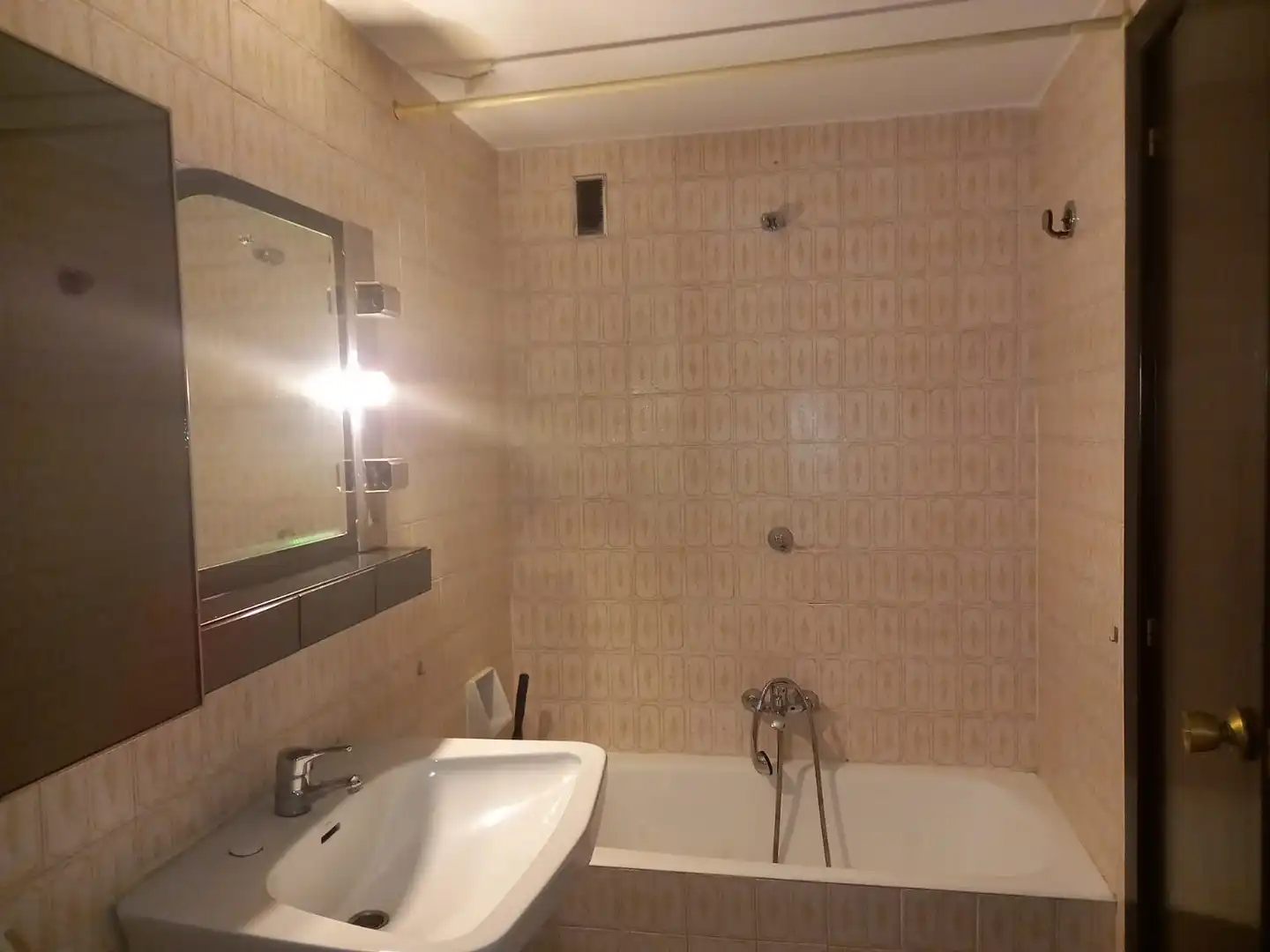 Baño de Piso de alquiler en Lleida con Aire acondicionado, Calefacción y Piscina