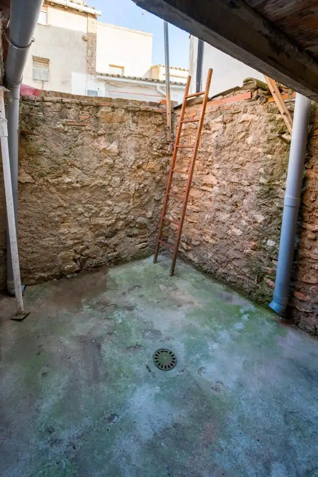 Casa adosada en venta en Paniza con Calefacción y Jardín privado
