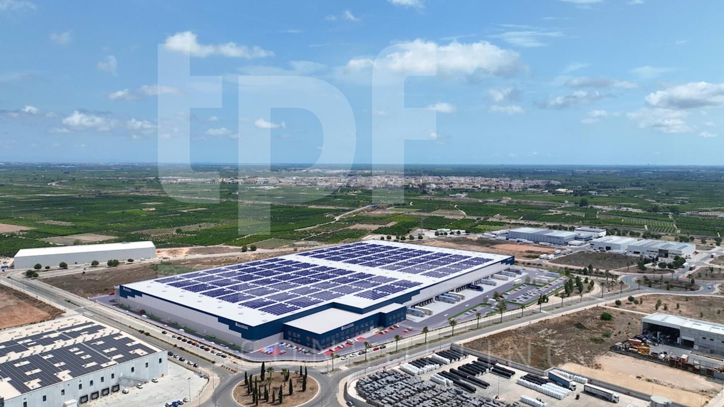Exterior view of Industrial buildings to rent in Alzira