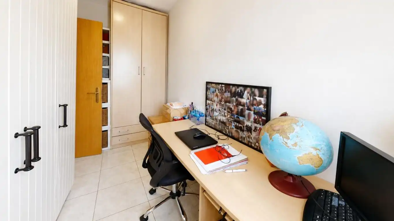 Wohnung zum Verkauf in Vic mit Klimaanlage, Heizung und Terrasse