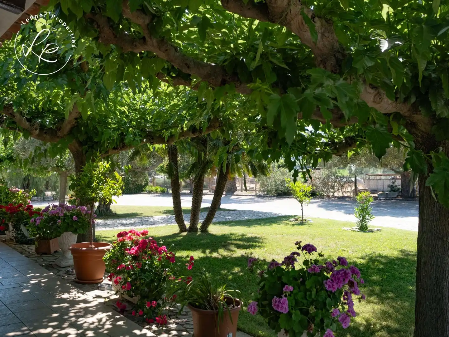 Jardí de Casa o xalet en venda en Pedret i Marzà amb Aire condicionat, Calefacció i Jardí privat
