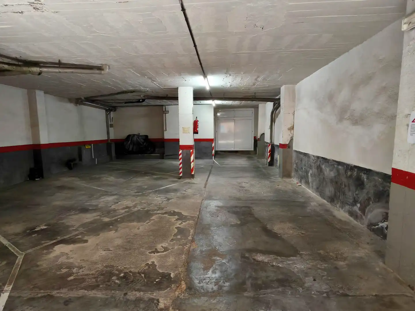 Garage for rent in Carrer de Salvà, El Poble Sec - Parc de Montjuïc