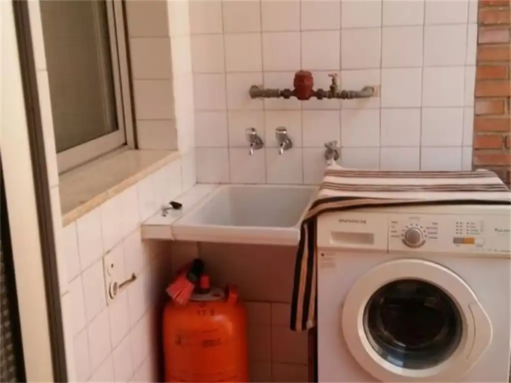 Badezimmer von Wohnung zur Miete in Granada mit Heizung