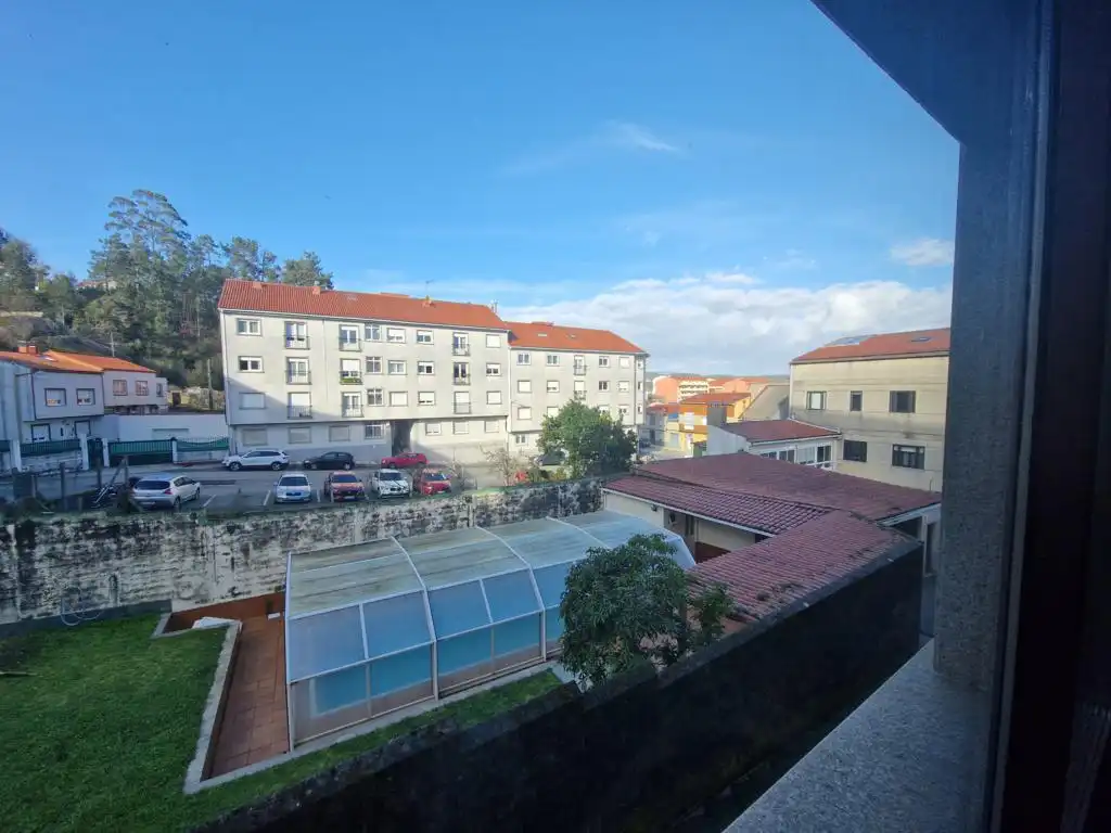 Vista exterior de Apartamento en venta en Boiro con Calefacción, Parquet y Trastero