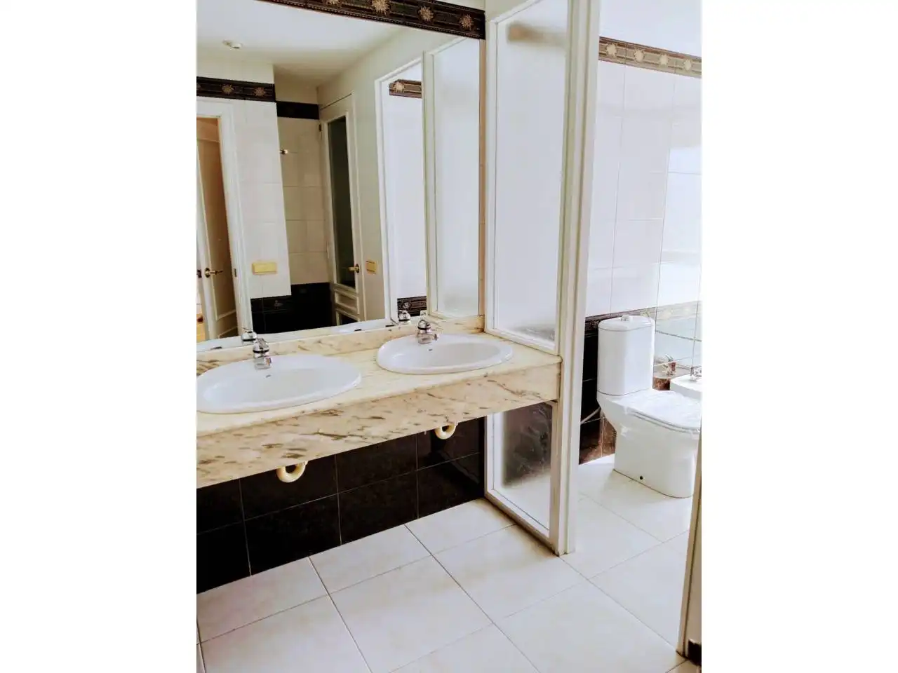 Baño de Dúplex de alquiler en Burgos con Calefacción, Parquet y Amueblado