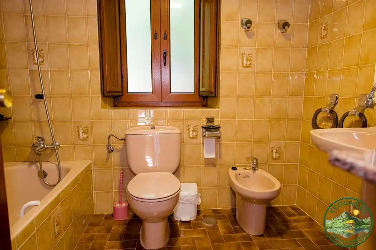 Baño de Casa o chalet en venta en Cabrillanes con Calefacción, Trastero y Amueblado