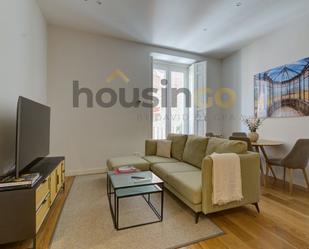 Living room of Flat to rent in  Madrid Capital  with Air Conditioner, Heating and Parquet flooring