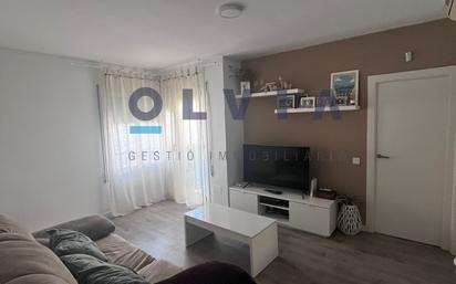 Living room of Flat for sale in Terrassa  with Air Conditioner, Heating and Parquet flooring