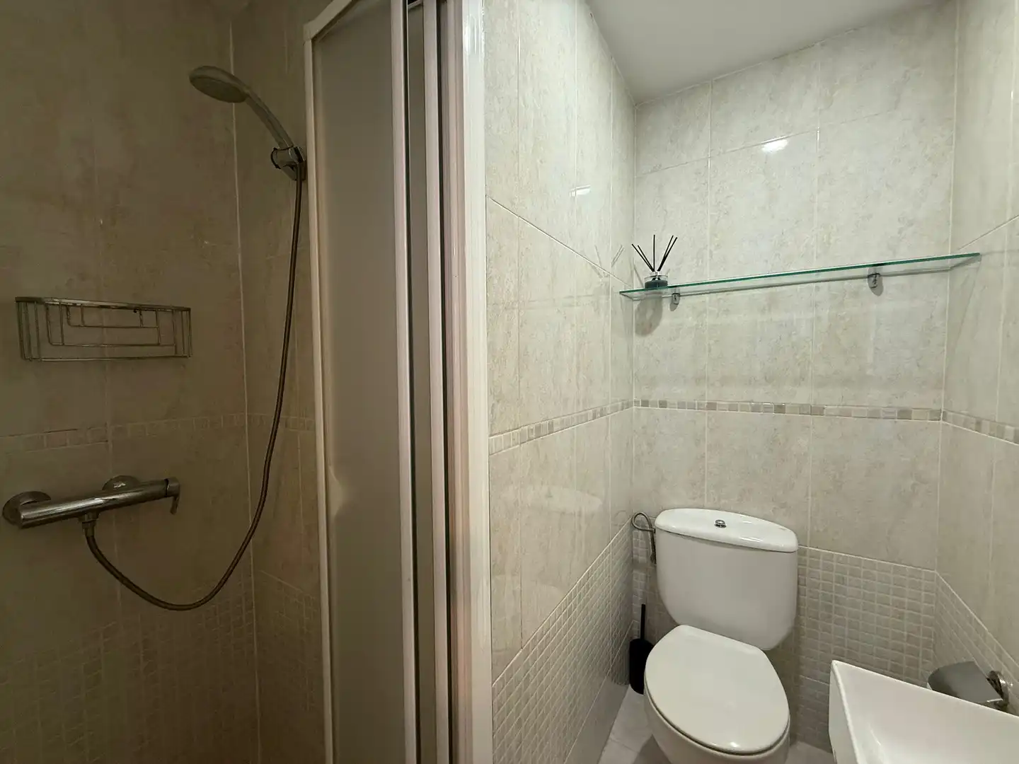Bathroom of Study for rent in Madrid  with Air Conditioner, Heating and Balcony