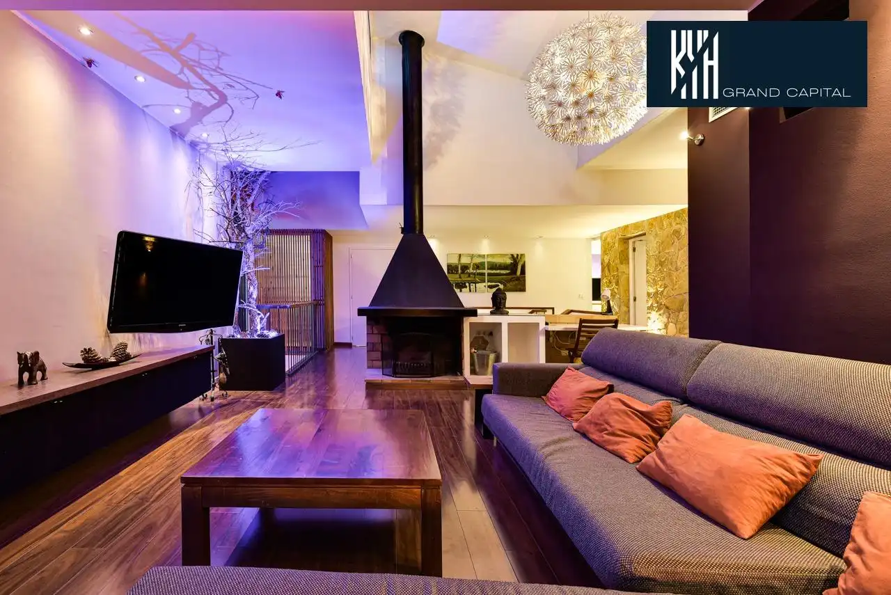 Detached house with pool for sale in Carrer Carrer Alexandria, imagen 35