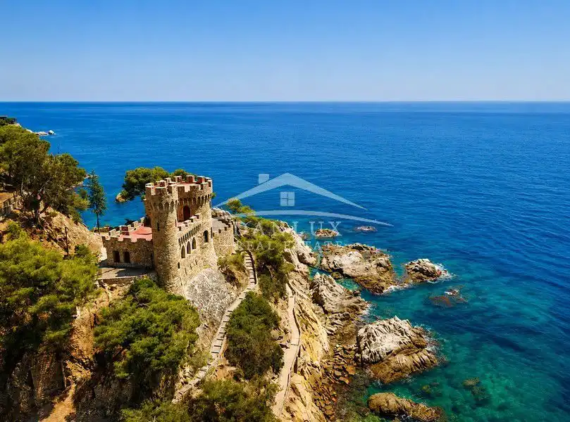 Wohnungen zum Verkauf in Lloret de Mar mit Terrasse