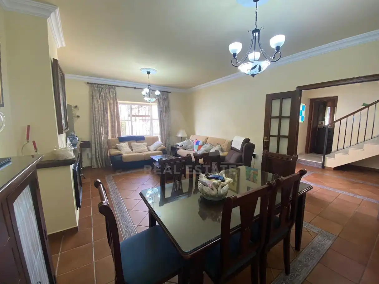 Sala de estar de Casa o chalet en venta en Chiclana de la Frontera con Aire acondicionado, Calefacción y Piscina