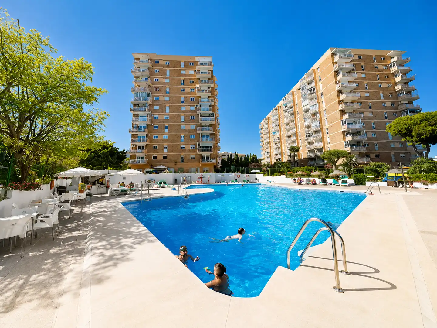 Swimming pool of Apartments for sale in Benalmádena  with Air Conditioner, Terrace and Furnished